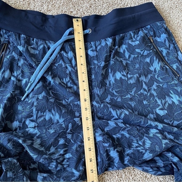 Athleta Trekkie North Printed Jogger Pants - Women's Plus Sz 22 Navy floral - Picture 11 of 12